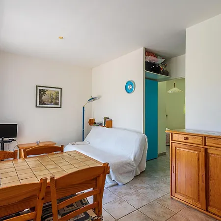 度假居 Les Mimosanes-5 By Interhome *